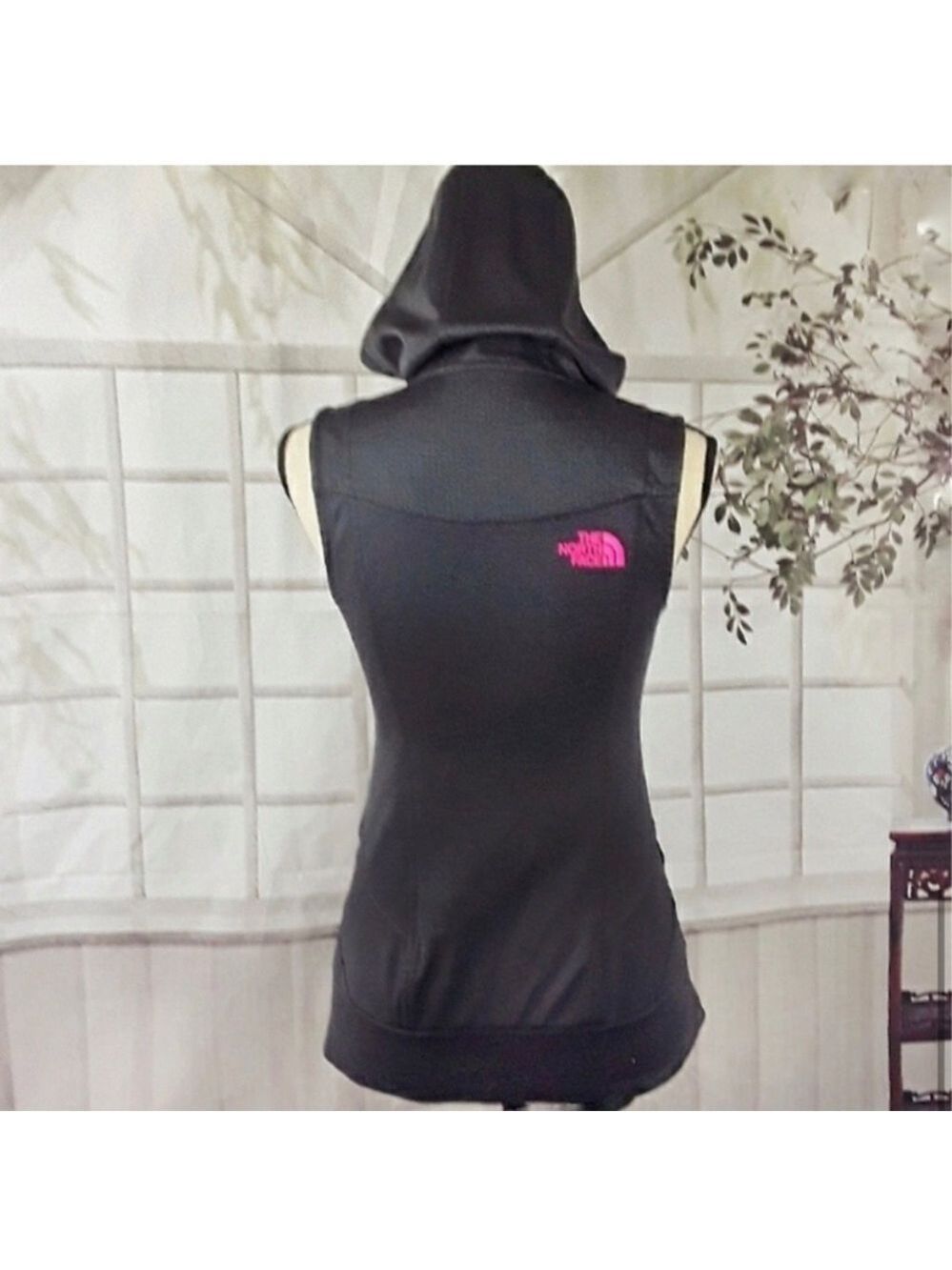 The North Face zip up hoodie vest - Picture 4 of 5